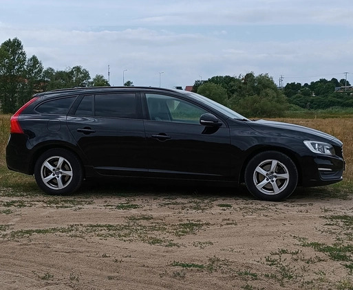 Volvo V60 cena 46500 przebieg: 197000, rok produkcji 2016 z Pyzdry małe 667